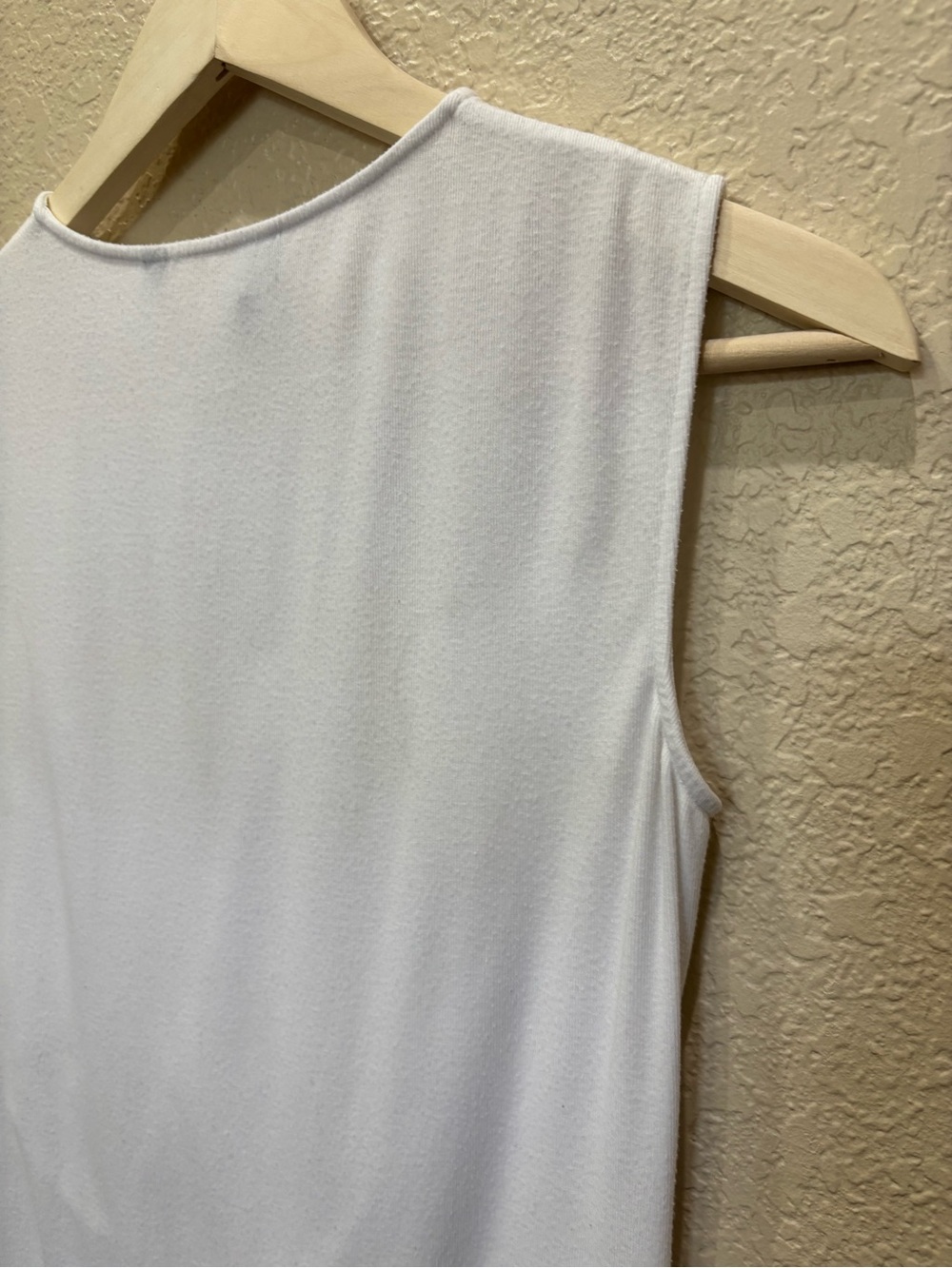 Theory Draped Sleeveless Viscose Top in White Medium Minimalist Office - Picture 10 of 10